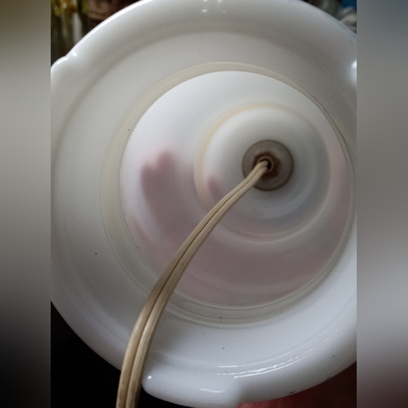 Vintage small white glass lamp - Picture 2 of 4